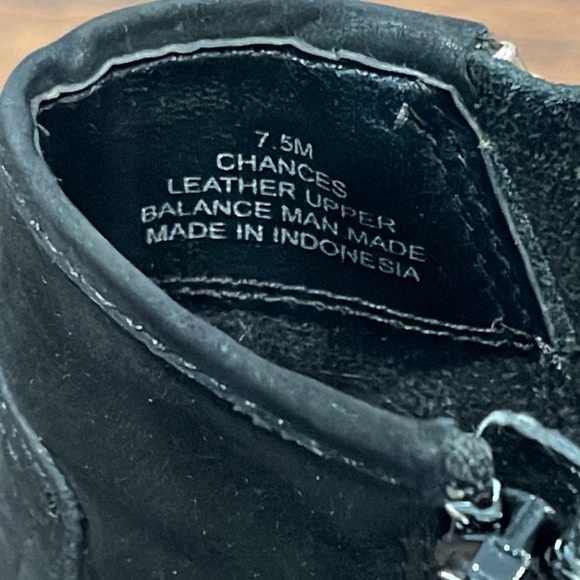 STEVE Madden Women’s Black Flat Booties Size 7.5 - Picture 8 of 8